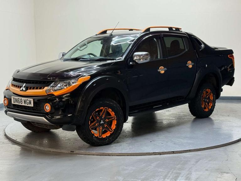 2018 Mitsubishi L200 2.4 L200 Barbarian SVP II DI-D Auto 4WD Pickup Diesel Automatic