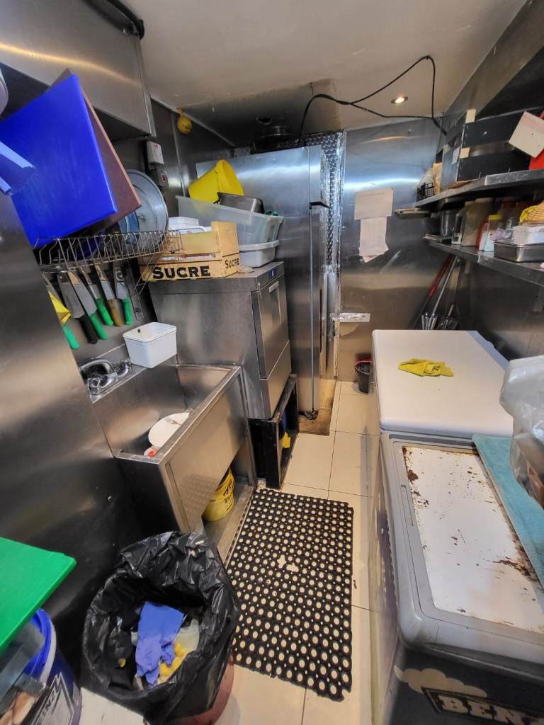 Resturant for sale 