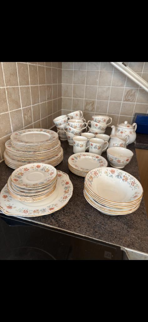 Vintage Ceramic Dinner Set – Floral Pattern, Good Condition