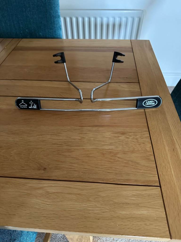 image for Land Rover Discovery Sport - coat hanger for headrest
