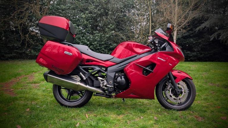2014 (64) Triumph Sprint GT 1050 Tourer motorcycle FSH Low miles full luggage 