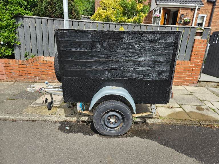 Camping trailer 