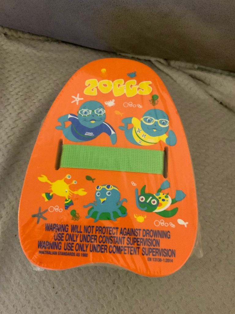 Zoggs back float 