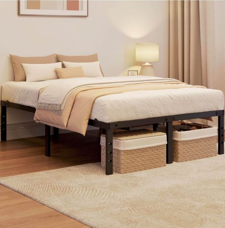 Metal frame double bed 4ft 6