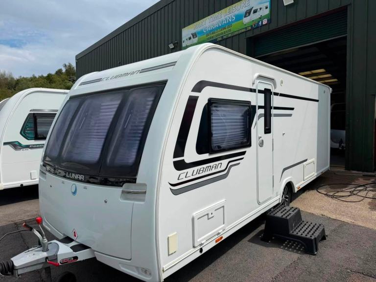 2016 LUNAR CLUBMAN SI - 4 BERTH CARAVAN 