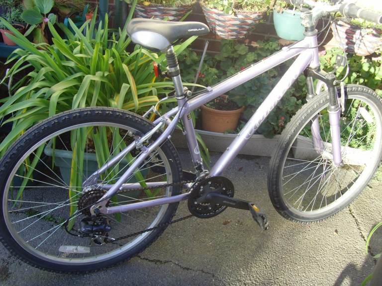 Apollo bicycle almost new in mint condition