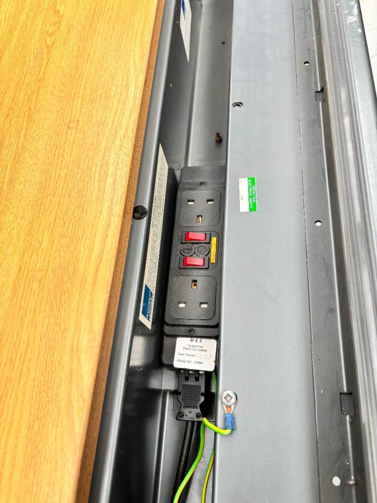 WAVE DESKS - VERY GOOD CONDITION