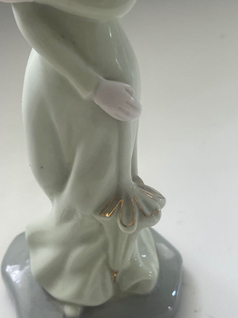 Figurine