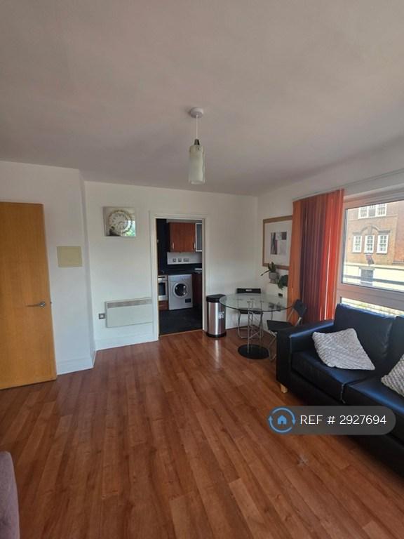 2 bedroom flat in St Davids Square, London, E14 (2 bed) (#2927694)