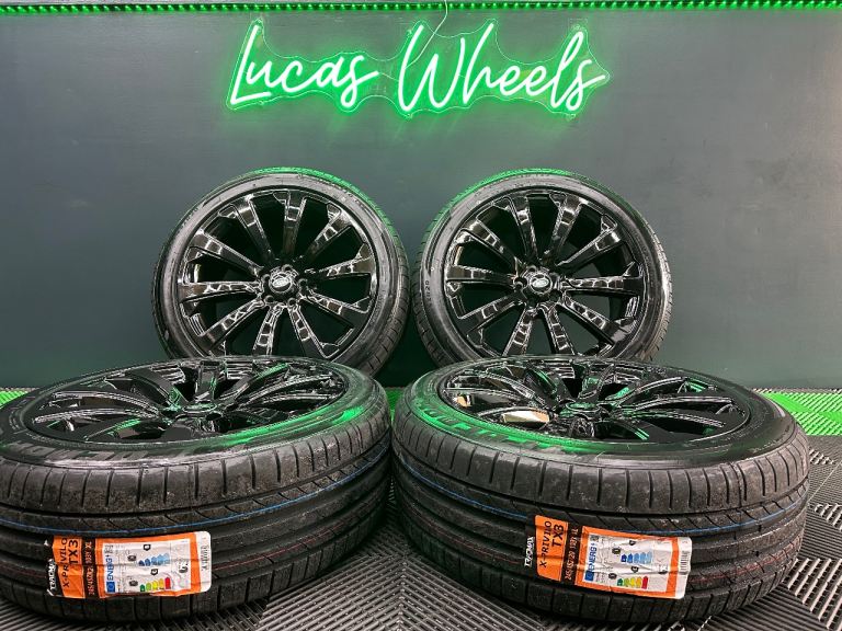 Range Rover Velar Evoque Discovery Sport FL2 20” Gloss Black Alloy Wheels Style 1032 & NEW tyres!