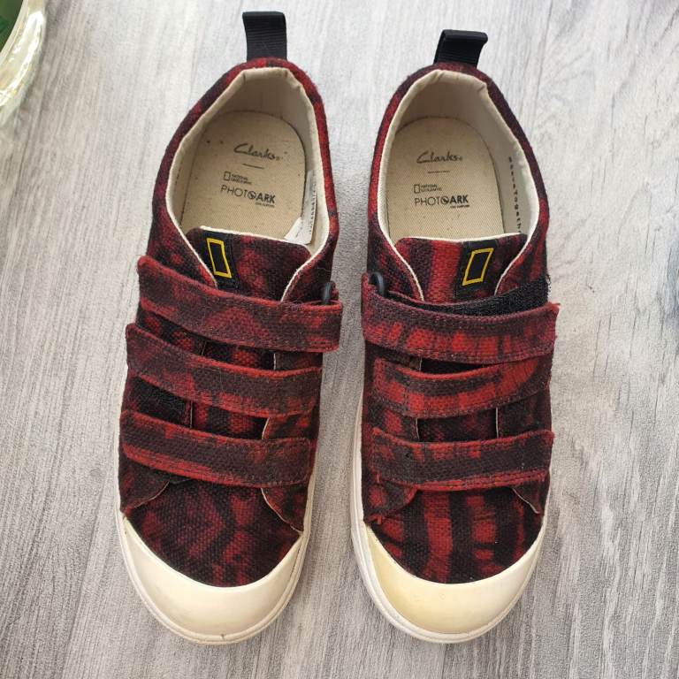 Clarks kids shoes size 2 1/2 