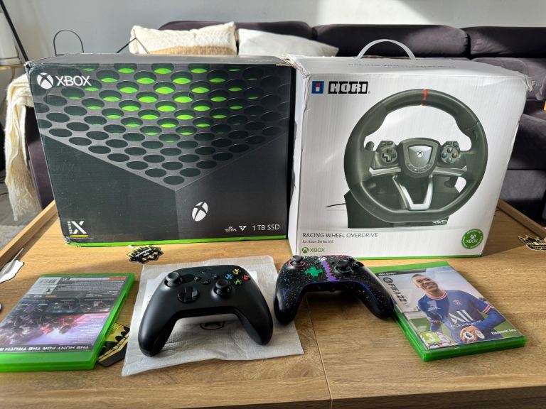 XBOX Series X & Hori Steering Wheel