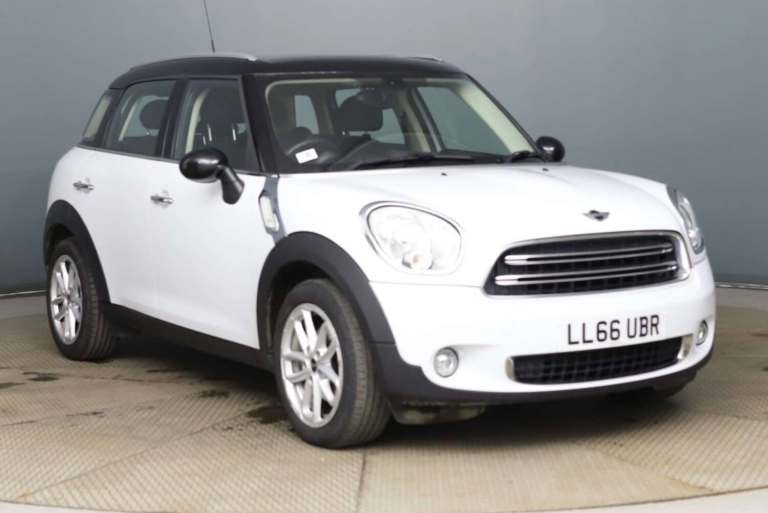 2016 MINI Countryman 1.6 Cooper 5dr HATCHBACK PETROL Manual