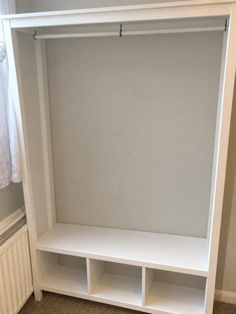 White Wooden Hall Tree with Storage Cubbies and Hanging Rail