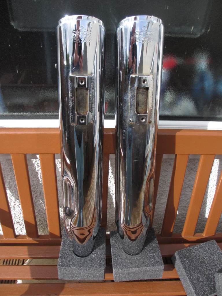 Vance & Hines Slash Cut Oval Slip On Mufflers. .Harley-Davidson Touring (1995–2016)