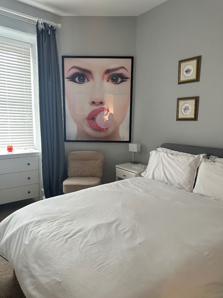 Large four bedroom flat all bills included 