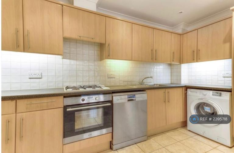 2 bedroom flat in Raven Row, London, E1 (2 bed) (#2395718)