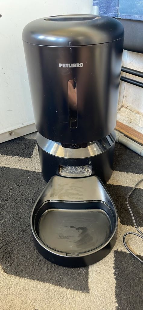 Petlibro cat automatic dry food feeder