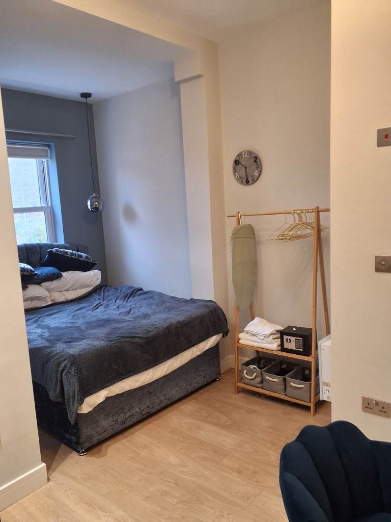Modern Furnished Studio –Hackney, E8 1BX No Deposit Required!