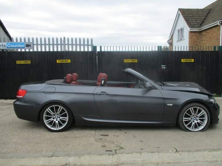 BMW E93 3 SERIES CABRIO WHEEL BOLT BREAKING RED LEATHER SPARKLING GRAPHITE