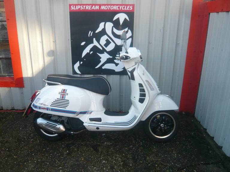 image for Piaggio Vespa GTS 125 SUPER ONLY 634 MILES 2021 LEARNER LEGAL SCOOTER 50 SH N X 