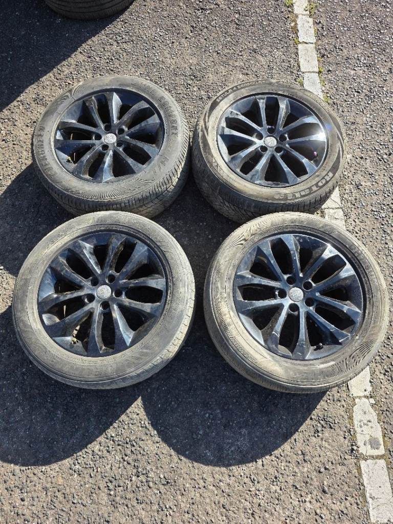 17" x4 Ford Kuga Alloys & tyres 235 55 17