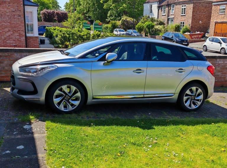 Citroen, DS5, Hatchback, 2013, Manual, 1997 (cc), 5 doors