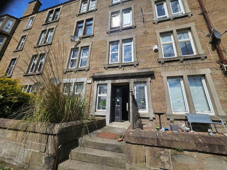 139 Clepington Road  1 Bedroom Flat