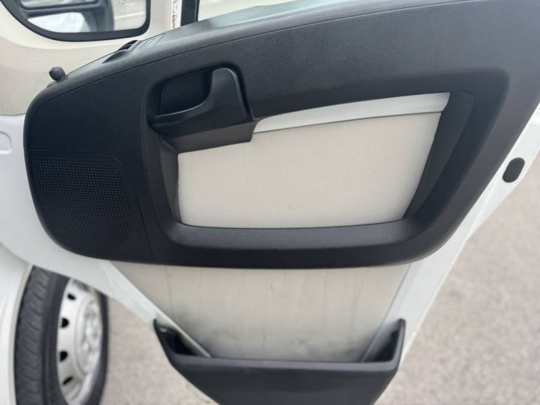 2020 Peugeot Boxer 2.0 BlueHDi 335 Built for Business Professional Crew Van 5dr Diesel Manual  PA...