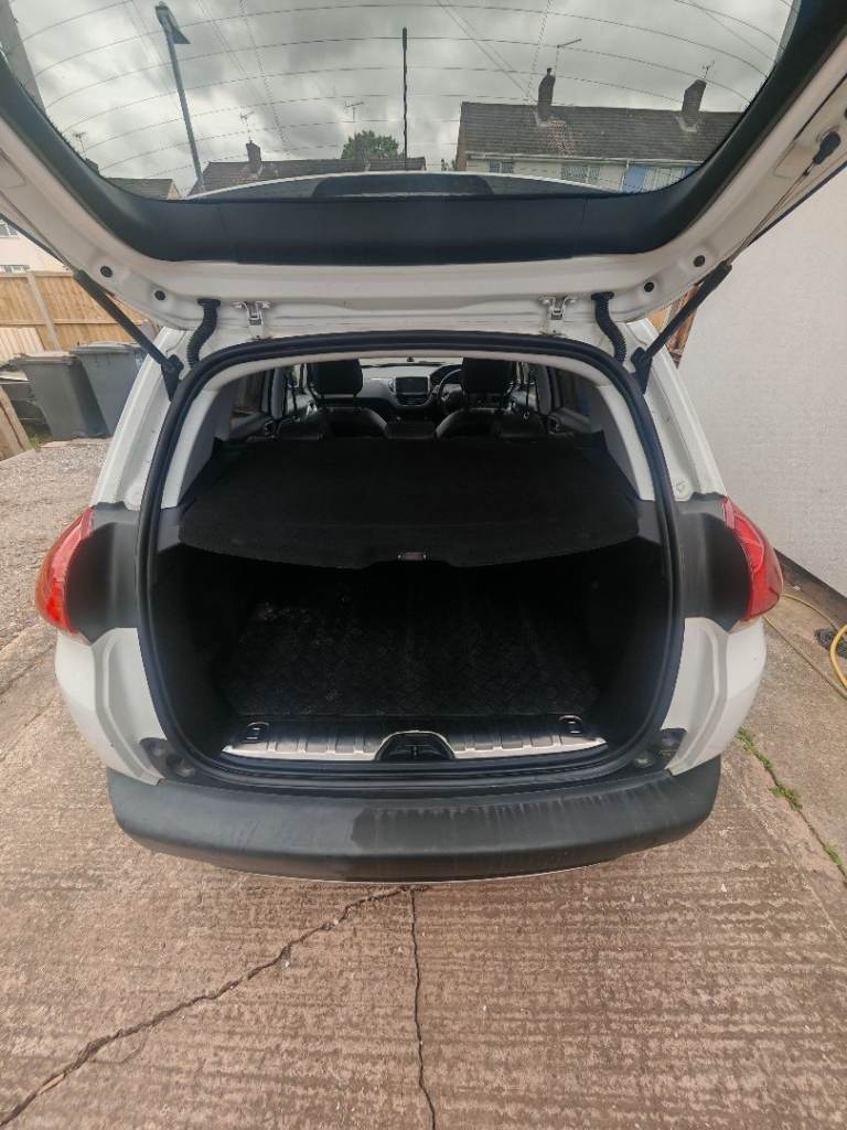 Peugeot, 2008, Hatchback, 2013, Manual, 1560 (cc), 5 doors