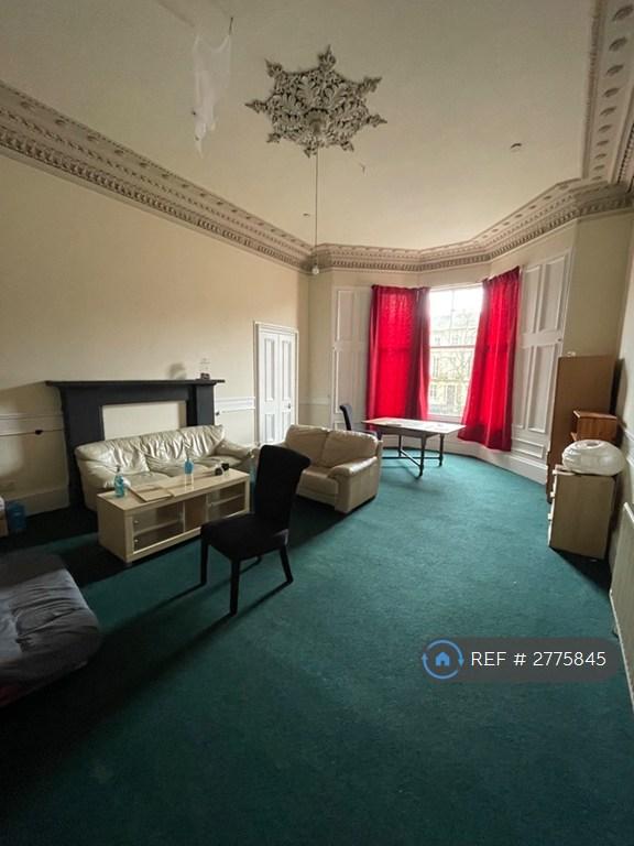 2 bedroom flat in Alfred Terrace, Glasgow, G12 (2 bed) (#2775845)
