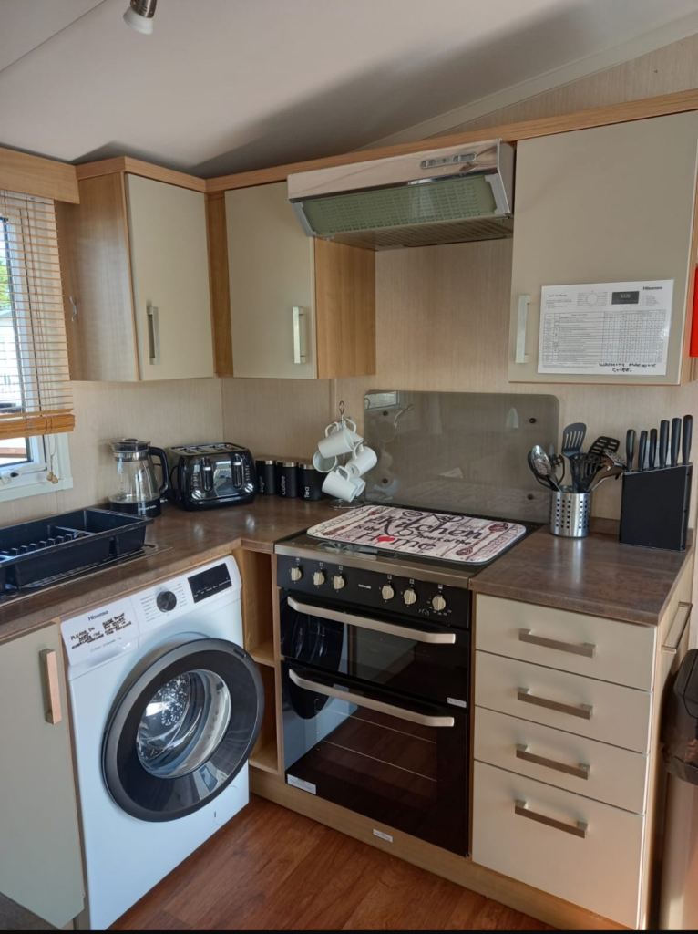 CARAVAN FOR HIRE PET FRIENDLY HAVEN CAISTER ON SEA GREAT YARMOUTH NORFOLK