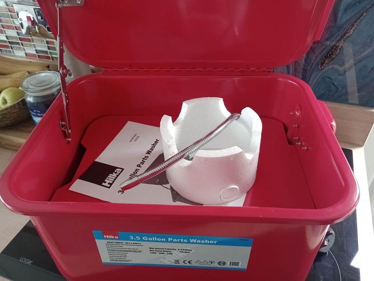 CAR PARTS WASHER MADE BY HILKA 3.5 GALLON NEW