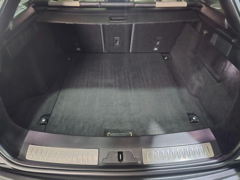 2018 Land Rover Range Rover Velar 3.0 D300 First Edition 5dr Auto ESTATE DIESEL Automatic