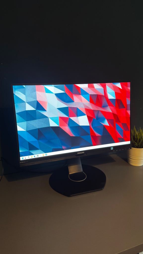 Philips 24” HD Monitor