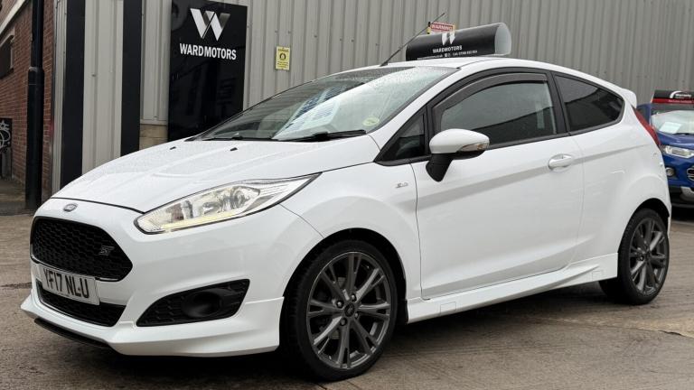 FORD FIESTA 1.0 T EcoBoost ST-Line White 3dr STUNNING+BLUETOOTH+PRIVACY 2017
