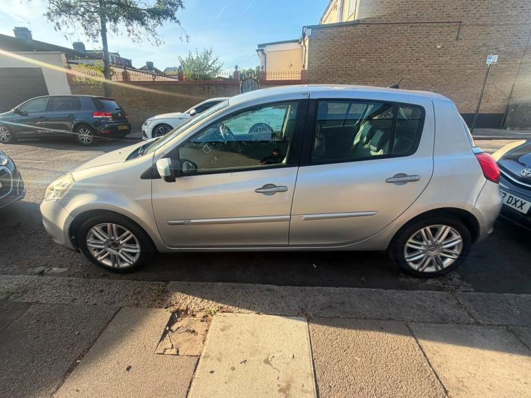 Renault, CLIO, Hatchback, 2011, Other, 1598 (cc), 5 doors