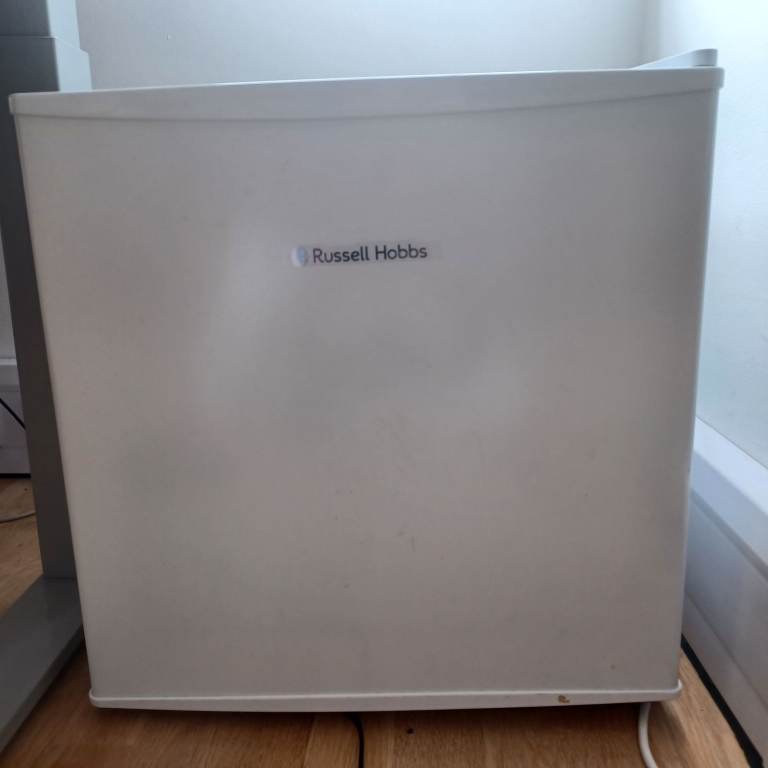 Russell Hobbs RHTTFIZ1 Mini Fridge - White, Good Condition (open to offers)
