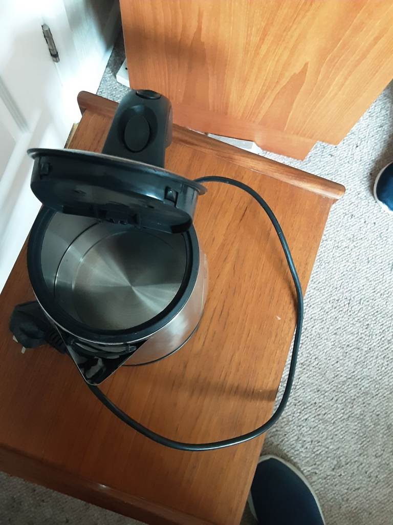 Low current, mains camping kettle