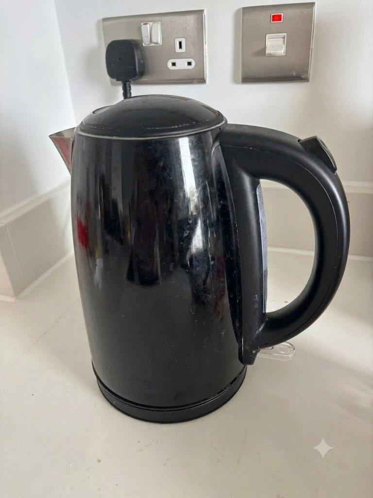Johnlewis 2L Black Electric Kettle – Good Condition, Fully Working