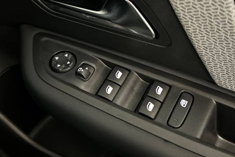 2022 71 CITROEN C4 1.2 PURETECH SHINE PLUS HATCHBACK 5DR PETROL EAT8 EURO 6 (S/S