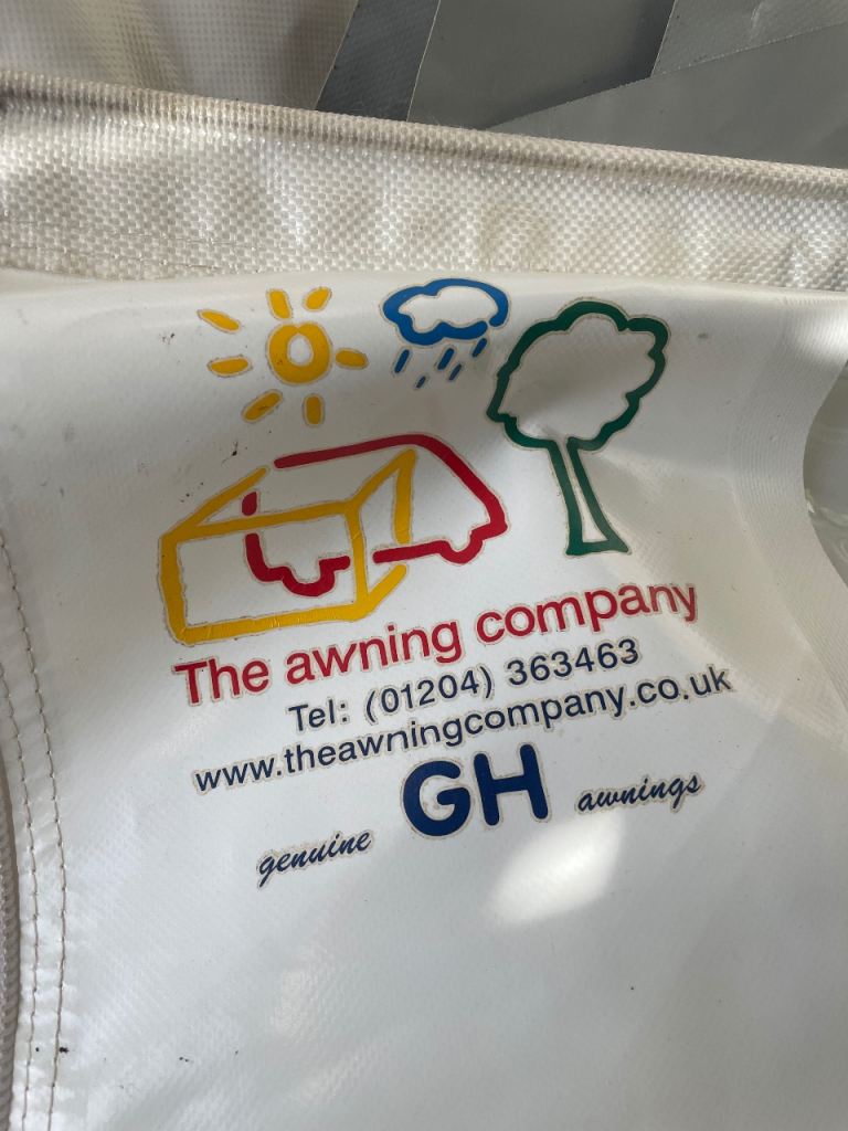 Motorhome/caravan awnings