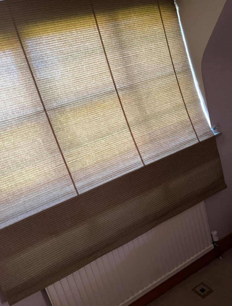Roman blind in Taupe