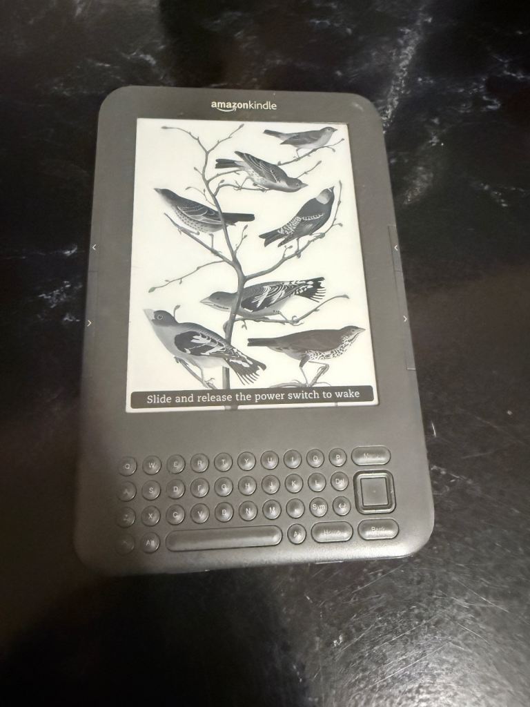 Amazon Kindle D00901 Keyboard (3rd Generation) 4GB, Wi-Fi, 6in
