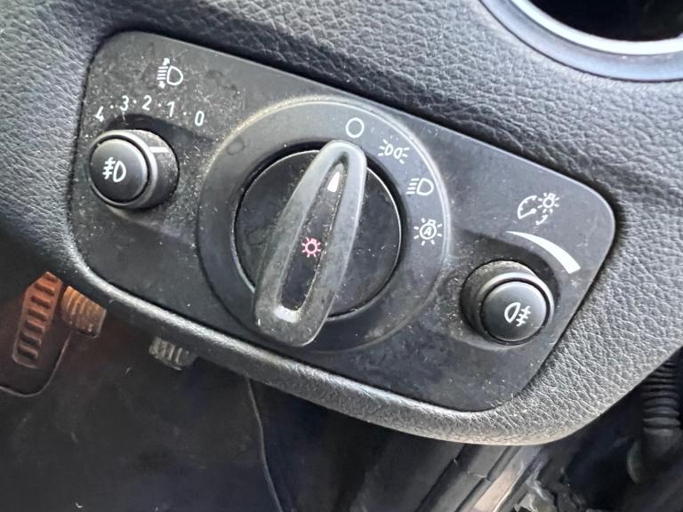 2014 Ford Mondeo 2.0 TDCi 140 Titanium X Business Edition 5dr HATCHBACK Diesel Manual