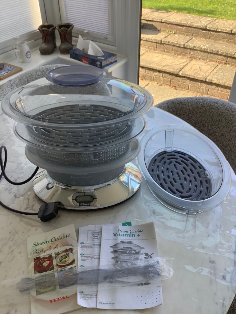 TEFAL 3 TIER STEAM CUISINE VITAMIN+ ELECTRONIC. USED, COMPLETE, UNDAMAGED AND IN EXCELENT CONDITION.