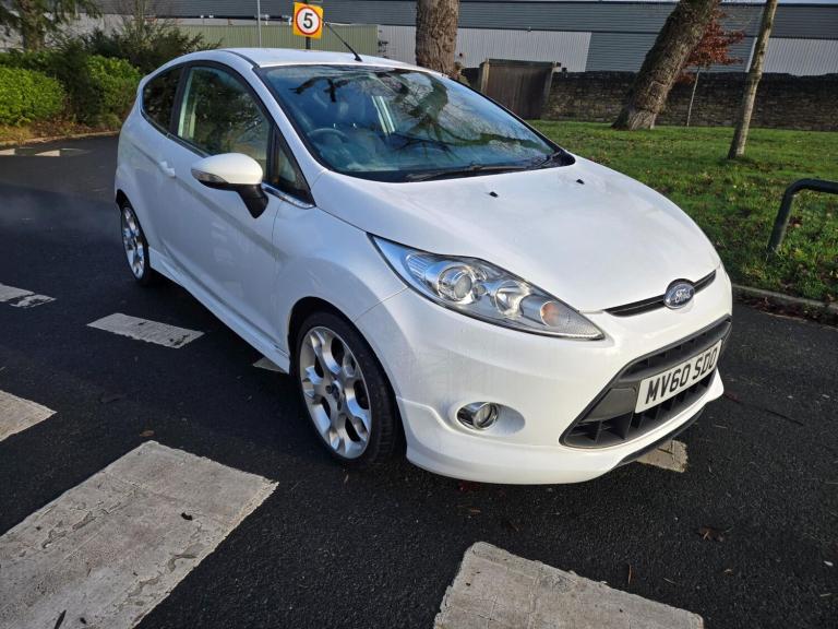 2010 Ford Fiesta Titanium Hatchback Petrol Manual