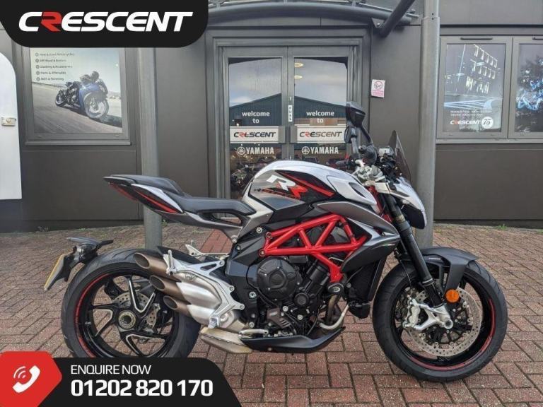 MV AGUSTA BRUTALE 800 RR 2018- VERY RECENT TYRES - 6 SERVICE STAMPS - FLY SCREEN