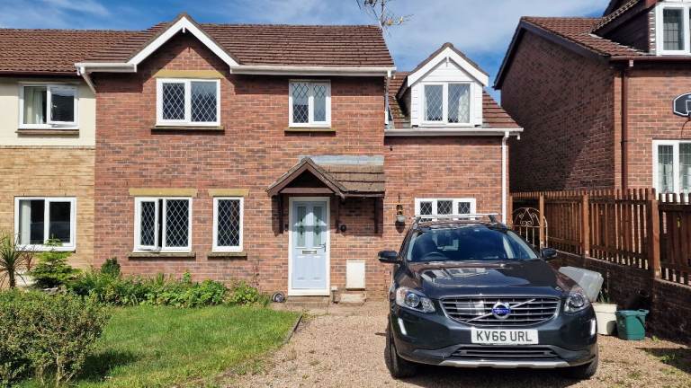 Superb 4/5 bed property in Caerphilly, with off road parking.