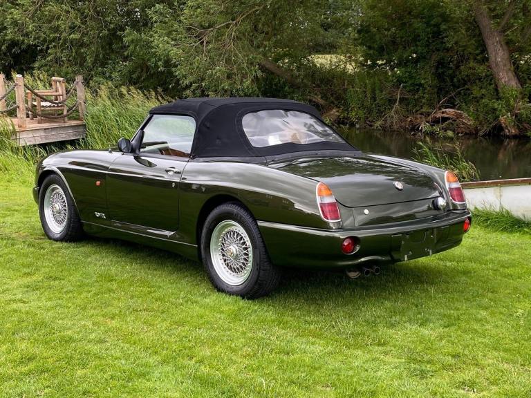 MG RV8 4.0 CONVERTIBLE WOODCOTE GREEN * TOP GRADE * 31000 MILES WITH 12 SERVICE 